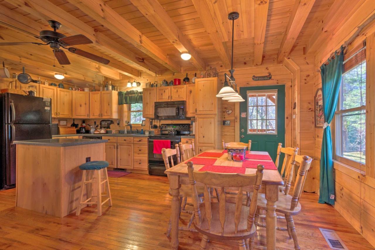 فيلا Lake Lure Log Cabin With Grill Steps To Beach! المظهر الخارجي الصورة