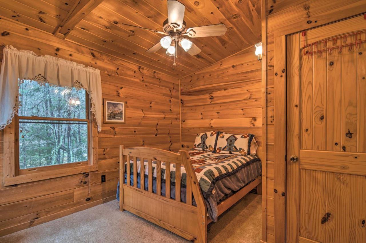 فيلا Lake Lure Log Cabin With Grill Steps To Beach! المظهر الخارجي الصورة