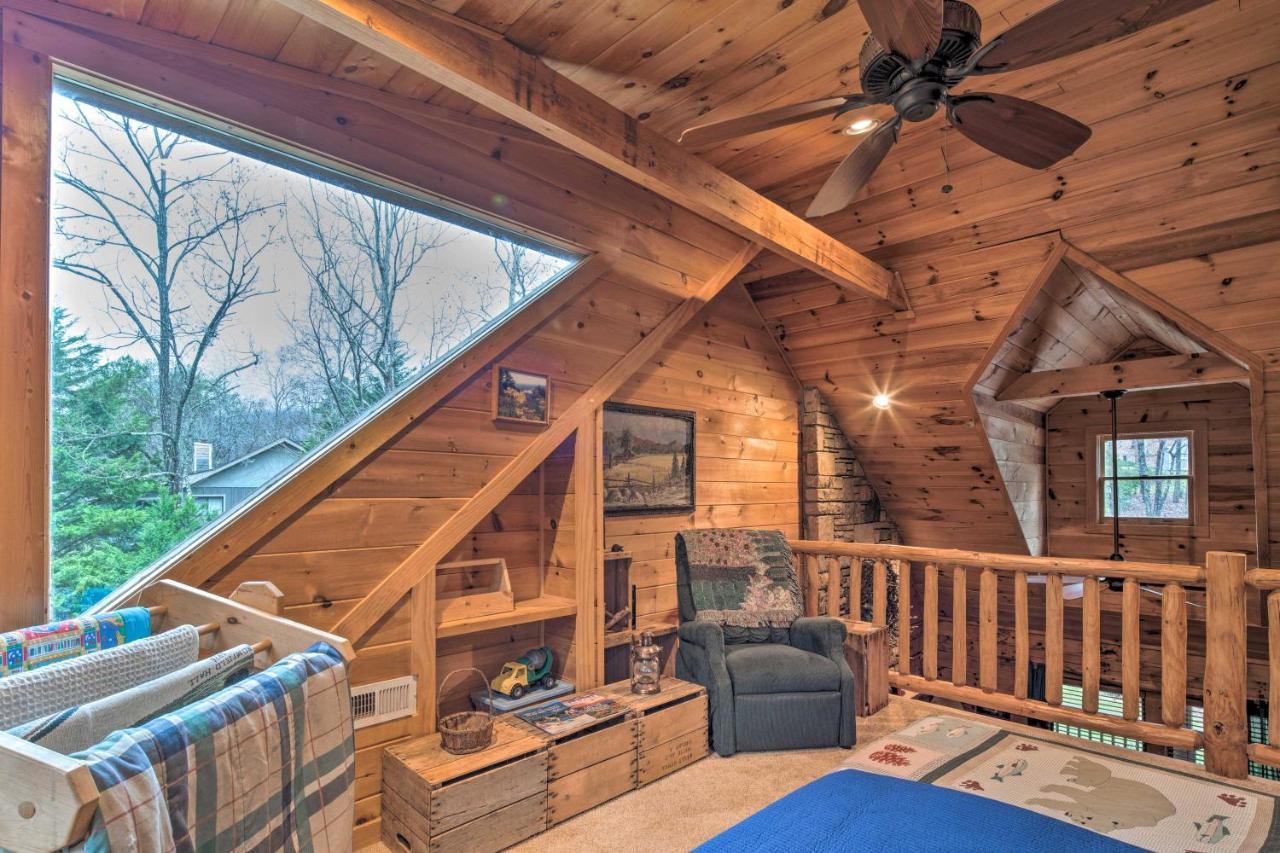 فيلا Lake Lure Log Cabin With Grill Steps To Beach! المظهر الخارجي الصورة