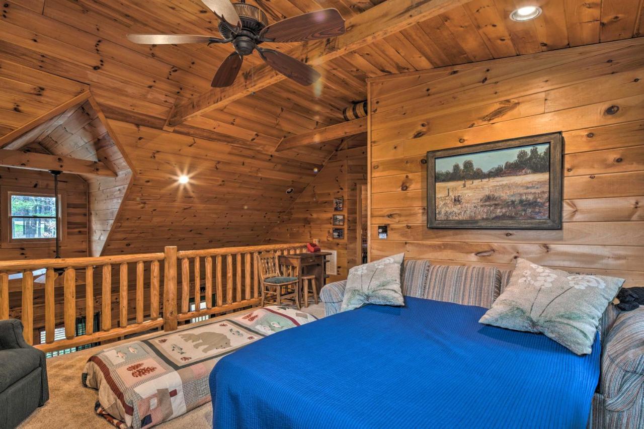 فيلا Lake Lure Log Cabin With Grill Steps To Beach! المظهر الخارجي الصورة