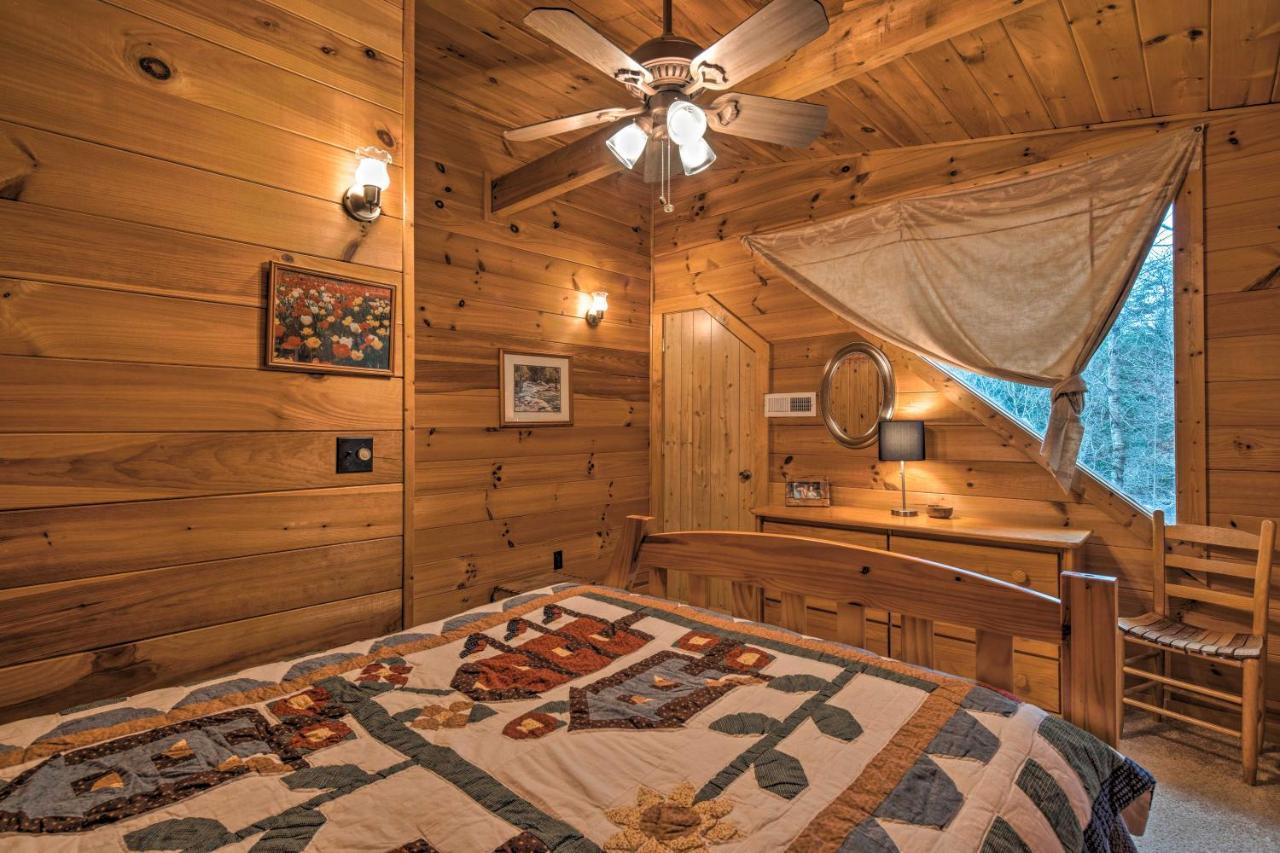 فيلا Lake Lure Log Cabin With Grill Steps To Beach! المظهر الخارجي الصورة