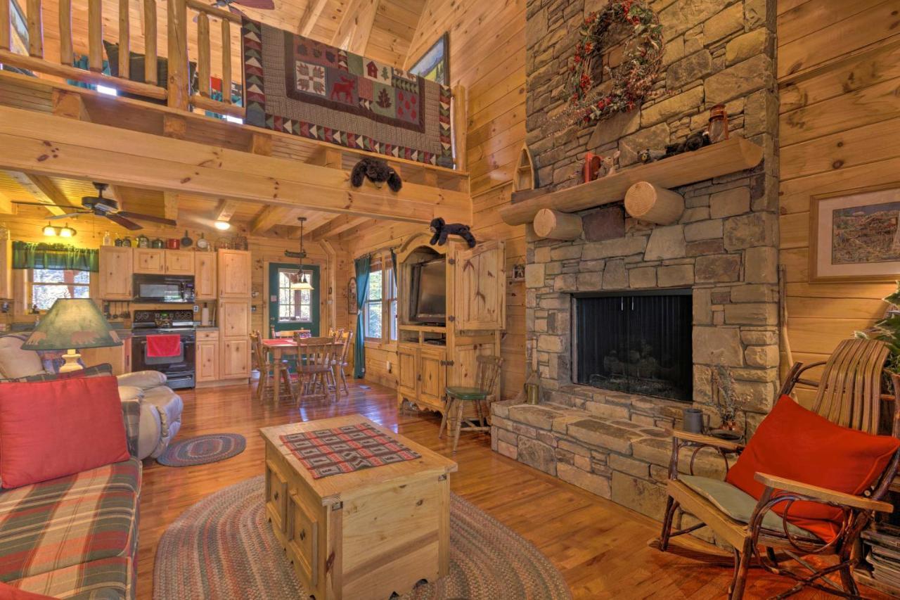 فيلا Lake Lure Log Cabin With Grill Steps To Beach! المظهر الخارجي الصورة